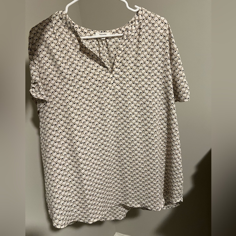 Women’s Split-Neck Geometric Blouse
